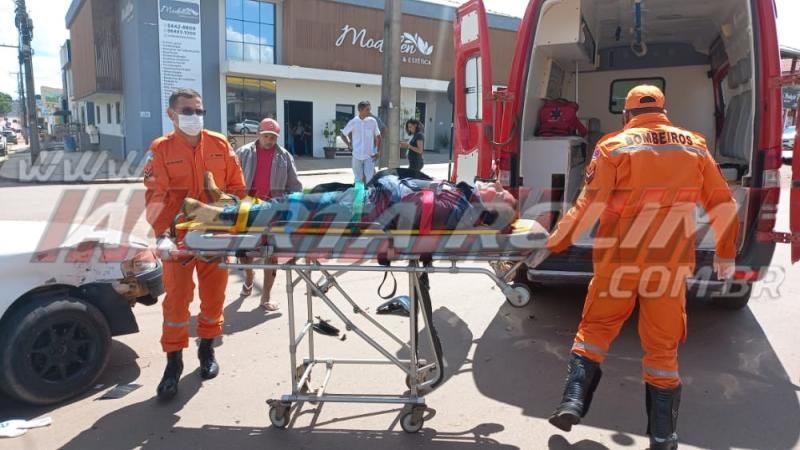Colisão entre carro e moto deixou um ferido no começo desta tarde em Rolim de Moura - Vídeo Colisão entre carro e moto deixou um ferido no começo desta tarde em Rolim de Moura - Vídeo