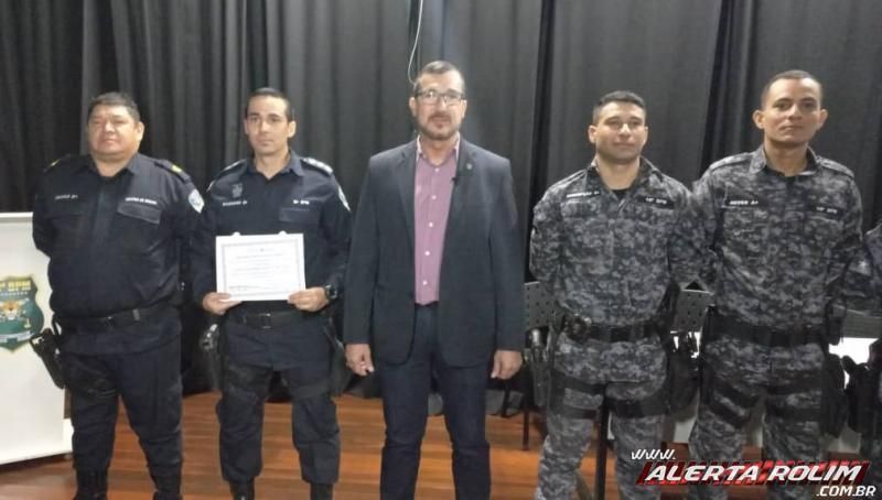 Destaque operacional - 10º Batalhão e policiais militares são homenageados pela SESDEC; Vídeo Destaque operacional - 10º Batalhão e policiais militares são homenageados pela SESDEC; Vídeo