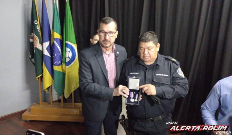 Destaque operacional - 10º Batalhão e policiais militares são homenageados pela SESDEC; Vídeo Destaque operacional - 10º Batalhão e policiais militares são homenageados pela SESDEC; Vídeo