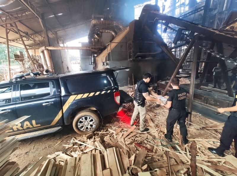 Polícia Federal realizou a destruição de aproximadamente 1.100,00 Kg de cloridrato de cocaína. Polícia Federal realizou a destruição de aproximadamente 1.100,00 Kg de cloridrato de cocaína.