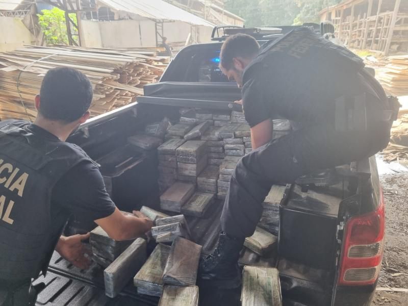 Polícia Federal realizou a destruição de aproximadamente 1.100,00 Kg de cloridrato de cocaína. Polícia Federal realizou a destruição de aproximadamente 1.100,00 Kg de cloridrato de cocaína.