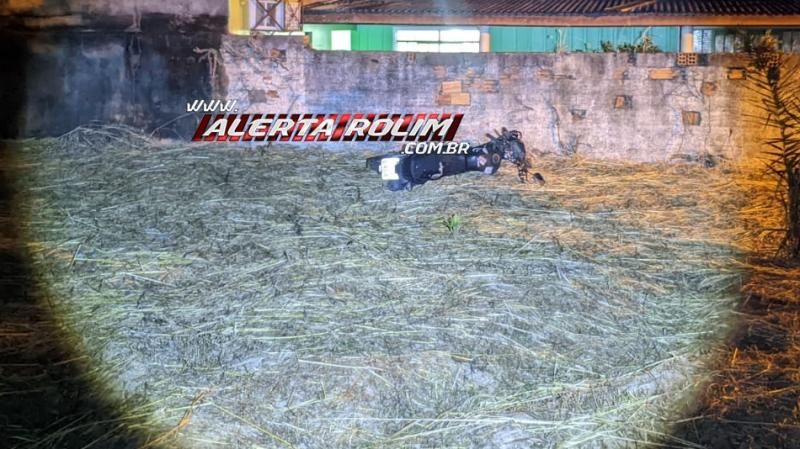 Polícia Militar age rápido e prende individuo furtando moto de dentro do pátio da UNISP de Rolim de Moura Polícia Militar age rápido e prende individuo furtando moto de dentro do pátio da UNISP de Rolim de Moura