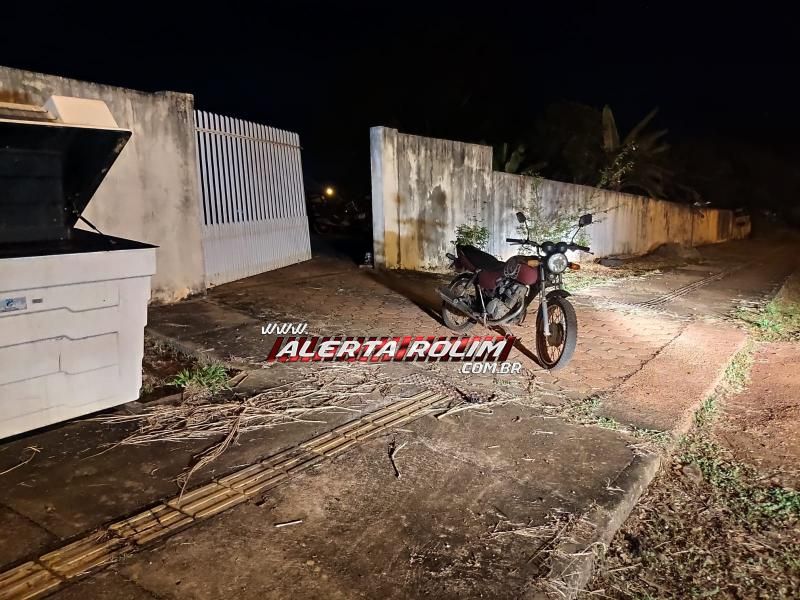 Polícia Militar age rápido e prende individuo furtando moto de dentro do pátio da UNISP de Rolim de Moura Polícia Militar age rápido e prende individuo furtando moto de dentro do pátio da UNISP de Rolim de Moura