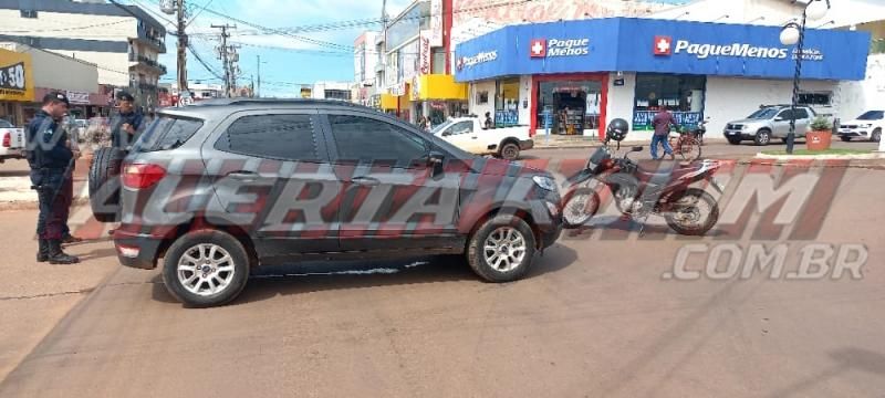 Segundo acidente de trânsito do dia deixa mulher com fratura na perna em Rolim de Moura – Vídeo Segundo acidente de trânsito do dia deixa mulher com fratura na perna em Rolim de Moura – Vídeo