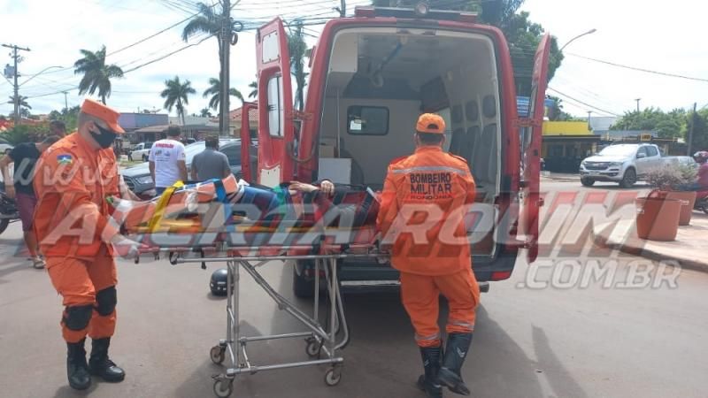 Segundo acidente de trânsito do dia deixa mulher com fratura na perna em Rolim de Moura – Vídeo Segundo acidente de trânsito do dia deixa mulher com fratura na perna em Rolim de Moura – Vídeo