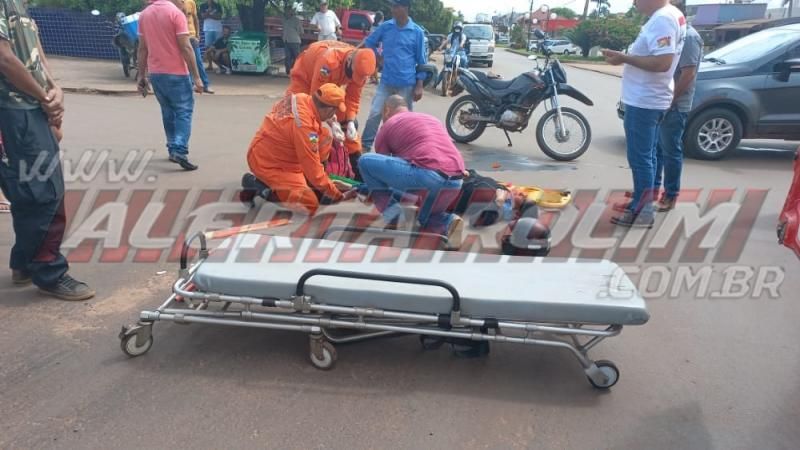 Segundo acidente de trânsito do dia deixa mulher com fratura na perna em Rolim de Moura – Vídeo Segundo acidente de trânsito do dia deixa mulher com fratura na perna em Rolim de Moura – Vídeo