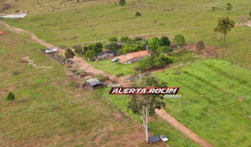URGENTE - Sem-terra armados invadem fazenda, ameaçam proprietário, destroem casas, veículos e benfeitorias de uma fazenda na zona rural de Nova Brasilândia/RO - Fotos URGENTE - Sem-terra armados invadem fazenda, ameaçam proprietário, destroem casas, veículos e benfeitorias de uma fazenda na zona rural de Nova Brasilândia/RO - Fotos