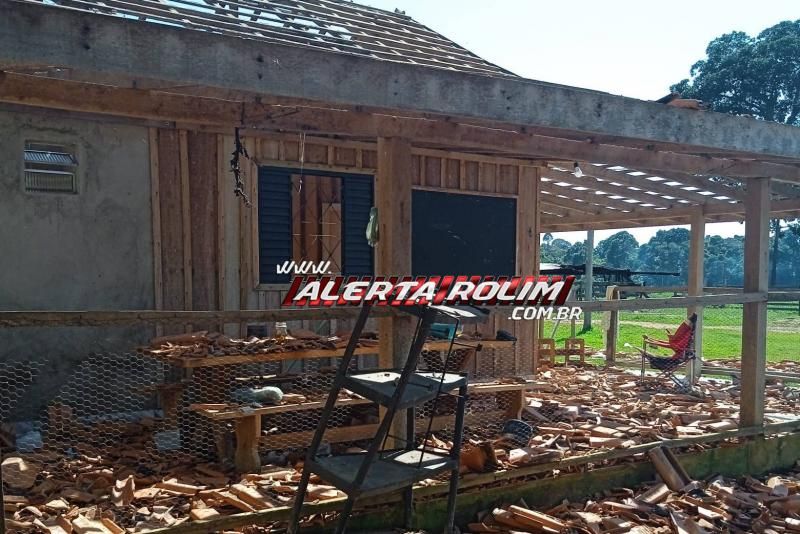 URGENTE - Sem-terra armados invadem fazenda, ameaçam proprietário, destroem casas, veículos e benfeitorias de uma fazenda na zona rural de Nova Brasilândia/RO - Fotos URGENTE - Sem-terra armados invadem fazenda, ameaçam proprietário, destroem casas, veículos e benfeitorias de uma fazenda na zona rural de Nova Brasilândia/RO - Fotos