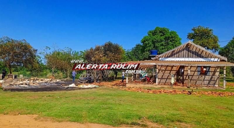 URGENTE - Sem-terra armados invadem fazenda, ameaçam proprietário, destroem casas, veículos e benfeitorias de uma fazenda na zona rural de Nova Brasilândia/RO - Fotos URGENTE - Sem-terra armados invadem fazenda, ameaçam proprietário, destroem casas, veículos e benfeitorias de uma fazenda na zona rural de Nova Brasilândia/RO - Fotos