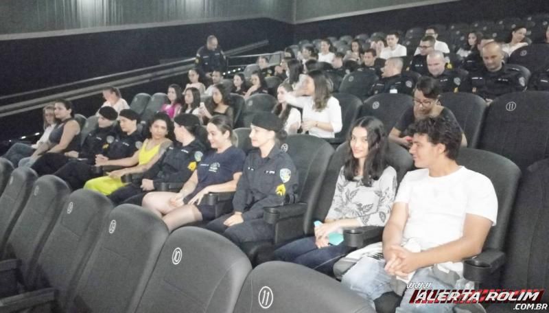 10º Batalhão em Rolim de Moura promoveu homenagem alusiva ao DIA DAS MÃES - Vídeo 10º Batalhão em Rolim de Moura promoveu homenagem alusiva ao DIA DAS MÃES - Vídeo