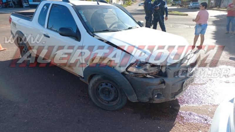 Acidente de trânsito envolvendo dois carros foi registrado nesta tarde em Rolim de Moura Acidente de trânsito envolvendo dois carros foi registrado nesta tarde em Rolim de Moura