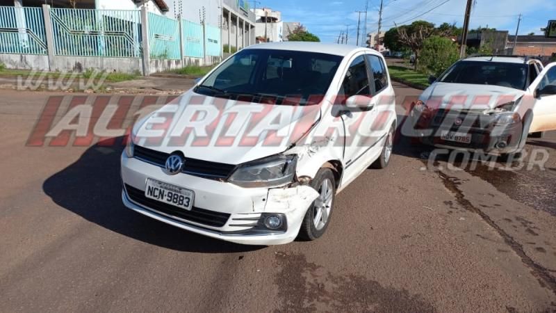 Acidente de trânsito envolvendo dois carros foi registrado nesta tarde em Rolim de Moura Acidente de trânsito envolvendo dois carros foi registrado nesta tarde em Rolim de Moura