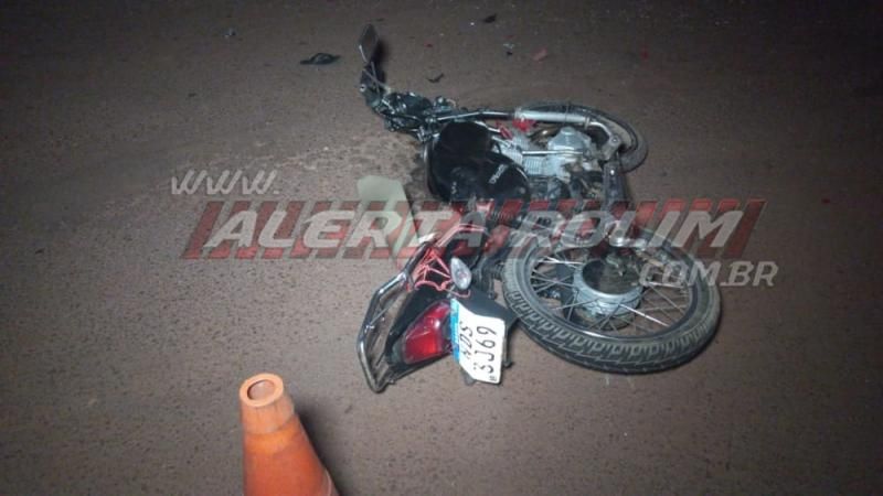 Adolescente foi socorrido após bater moto em lateral de carro na RO 010 em Rolim de Moura Adolescente foi socorrido após bater moto em lateral de carro na RO 010 em Rolim de Moura