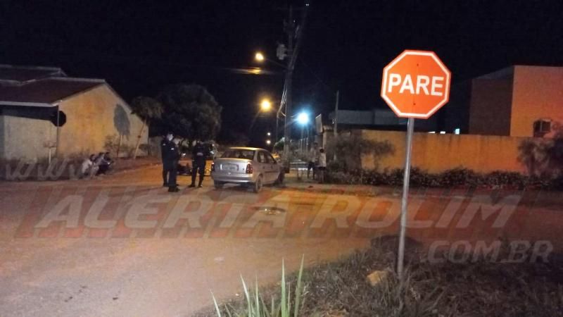 Colisão entre carro e moto foi registrada na noite de segunda-feira no Jequitibá em Rolim de Moura Colisão entre carro e moto foi registrada na noite de segunda-feira no Jequitibá em Rolim de Moura