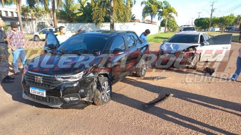 Colisão entre dois carros foi registrada nesta tarde em Rolim de Moura Colisão entre dois carros foi registrada nesta tarde em Rolim de Moura