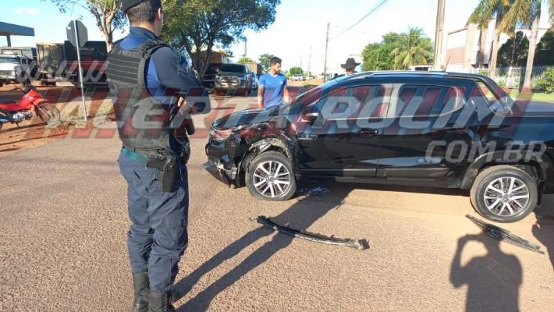 Colisão entre dois carros foi registrada nesta tarde em Rolim de Moura Colisão entre dois carros foi registrada nesta tarde em Rolim de Moura