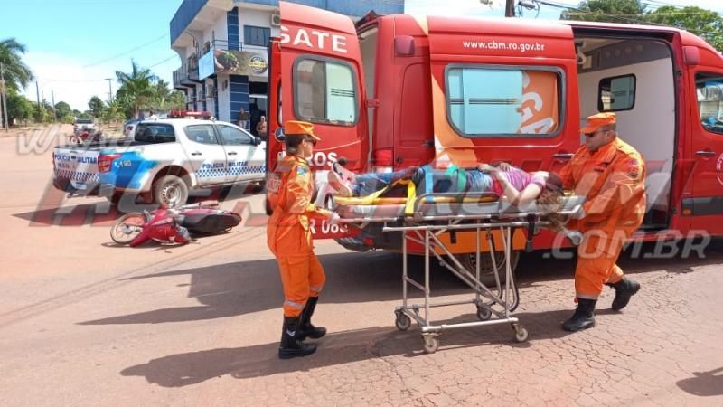 Colisão entre duas motos deixou condutores feridas em Rolim de Moura Colisão entre duas motos deixou condutores feridas em Rolim de Moura