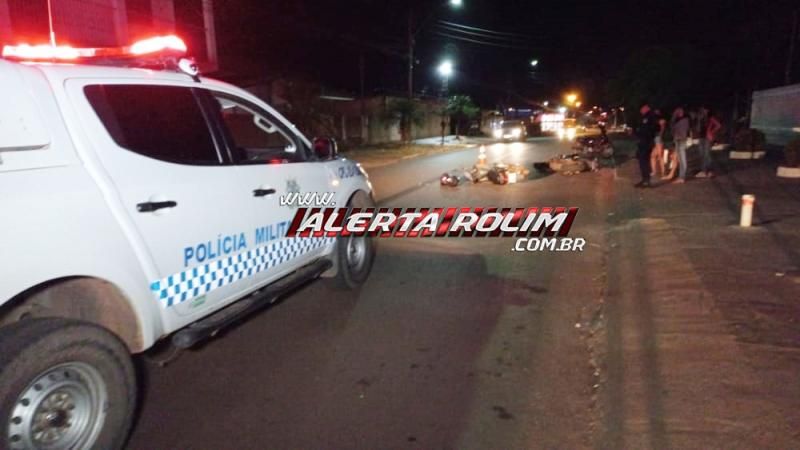 Colisão frontal entre duas motos na Avenida São Paulo deixou três feridos nesta noite em Rolim de Moura Colisão frontal entre duas motos na Avenida São Paulo deixou três feridos nesta noite em Rolim de Moura