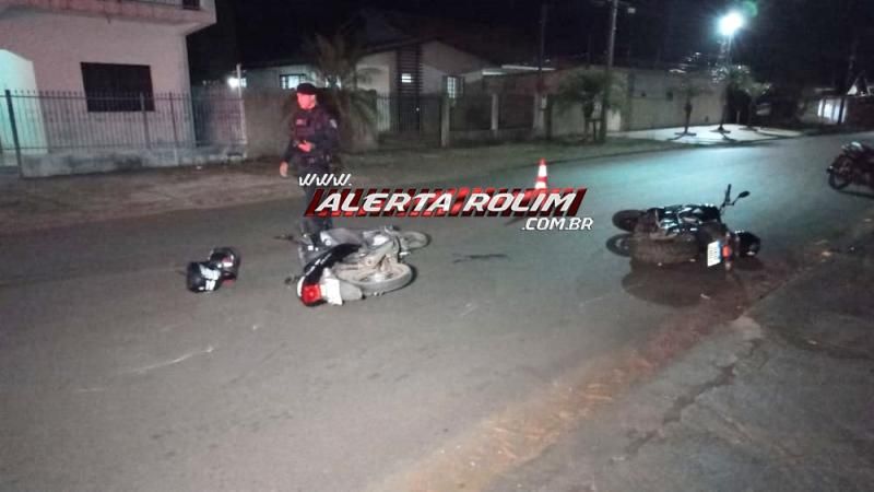 Colisão frontal entre duas motos na Avenida São Paulo deixou três feridos nesta noite em Rolim de Moura Colisão frontal entre duas motos na Avenida São Paulo deixou três feridos nesta noite em Rolim de Moura