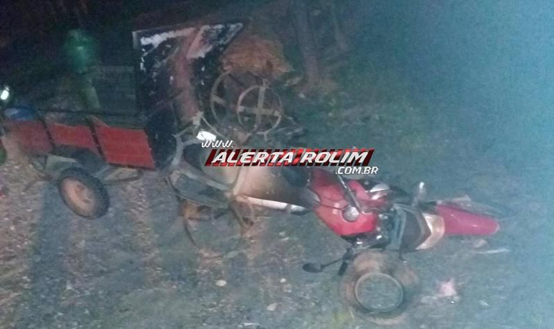 Dois motociclistas foram socorridos pelos bombeiros após se envolverem em acidente na RO-383 em Rolim de Moura Dois motociclistas foram socorridos pelos bombeiros após se envolverem em acidente na RO-383 em Rolim de Moura