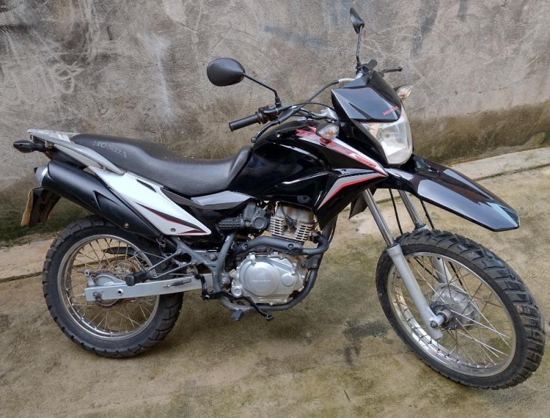 Durante a madrugada, mulher teve sua moto furtada em casa de eventos em Rolim de Moura 