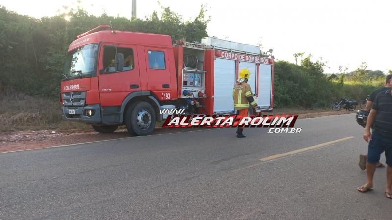 Durante tentativa de ultrapassagem, caminhonete capotou na RO 383 entre Santa Luzia e Rolim de Moura Durante tentativa de ultrapassagem, caminhonete capotou na RO 383 entre Santa Luzia e Rolim de Moura