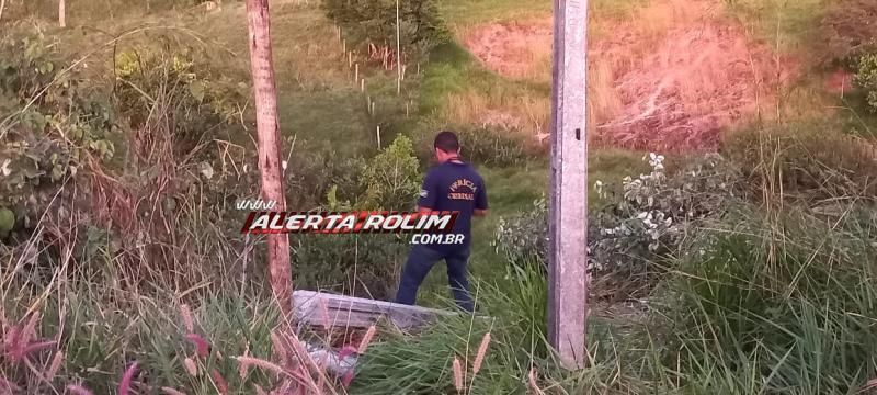 Durante tentativa de ultrapassagem, caminhonete capotou na RO 383 entre Santa Luzia e Rolim de Moura Durante tentativa de ultrapassagem, caminhonete capotou na RO 383 entre Santa Luzia e Rolim de Moura