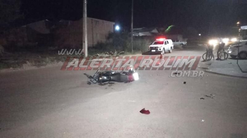 Grave acidente de trânsito foi registrado nesta noite no bairro Cidade Alta em Rolim de Moura Grave acidente de trânsito foi registrado nesta noite no bairro Cidade Alta em Rolim de Moura