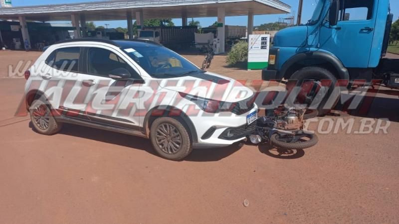 Acidente de trânsito envolvendo três veículos foi registrado nesta manhã em Rolim de Moura Acidente de trânsito envolvendo três veículos foi registrado nesta manhã em Rolim de Moura