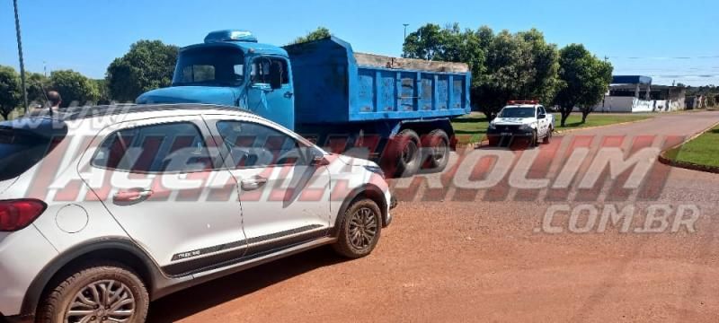 Acidente de trânsito envolvendo três veículos foi registrado nesta manhã em Rolim de Moura Acidente de trânsito envolvendo três veículos foi registrado nesta manhã em Rolim de Moura
