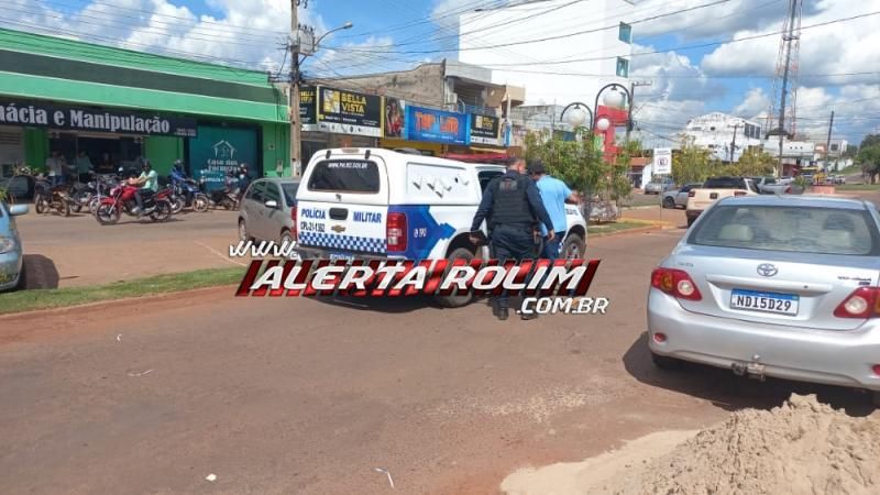 Motorista com sinais de embriaguez atinge caminhonete ao sair de estacionamento e acaba preso pela PM em Rolim de Moura Motorista com sinais de embriaguez atinge caminhonete ao sair de estacionamento e acaba preso pela PM em Rolim de Moura
