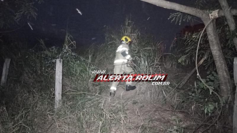 Motorista de caminhonete foi parar em ribanceira após perder o controle da direção na RO 383 em Rolim de Moura Motorista de caminhonete foi parar em ribanceira após perder o controle da direção na RO 383 em Rolim de Moura