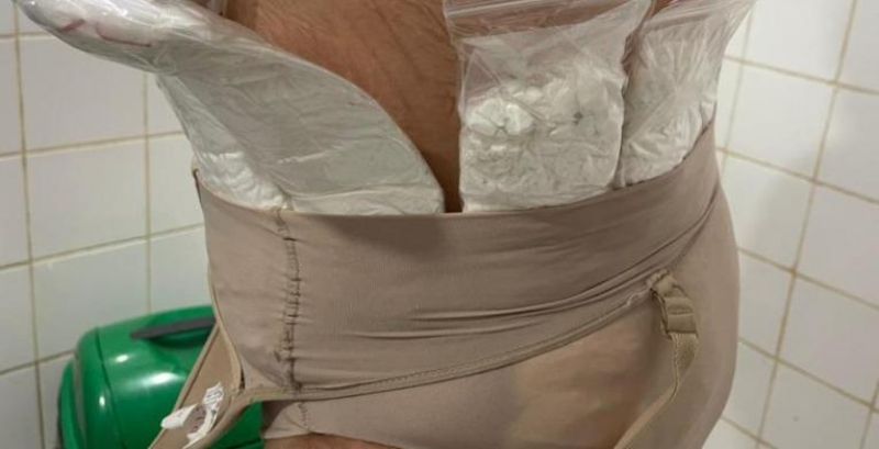 Polícia federal prende duas pessoas no Aeroporto de Porto Velho por tráfico de drogas Polícia federal prende duas pessoas no Aeroporto de Porto Velho por tráfico de drogas