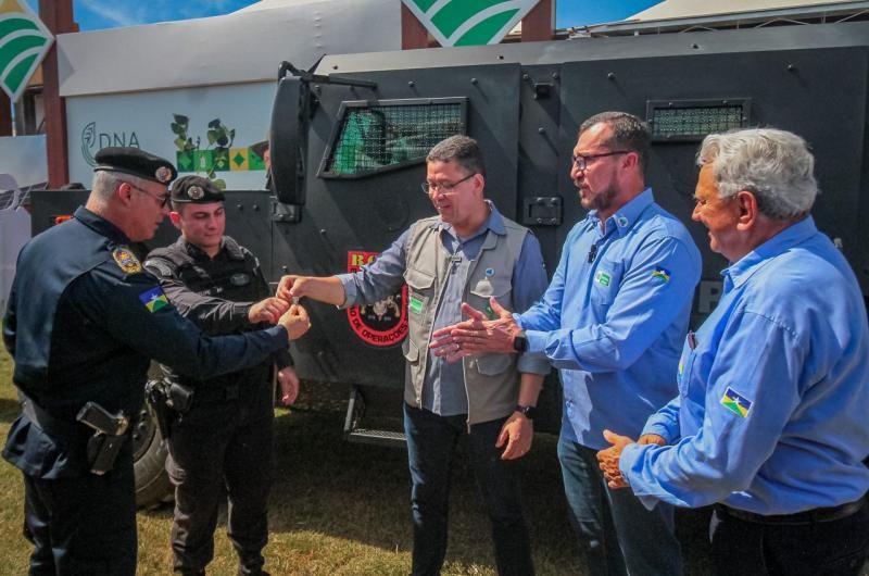 Reforço de peso: governador Marcos Rocha entrega blindado para Polícia Militar no combate ao crime Reforço de peso: governador Marcos Rocha entrega blindado para Polícia Militar no combate ao crime