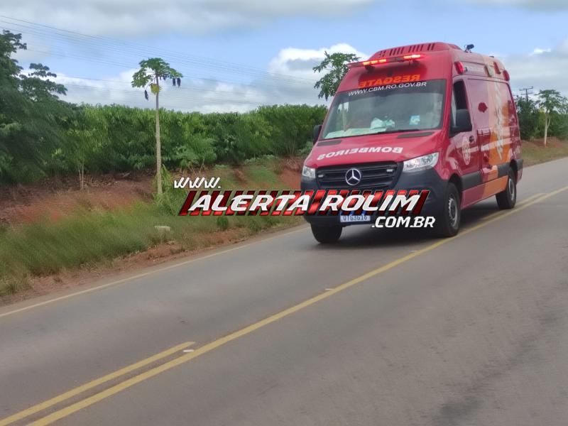 Após motorista perder o controle da direção, caminhonete capotou diversas vezes na RO 010 em Rolim de Moura Após motorista perder o controle da direção, caminhonete capotou diversas vezes na RO 010 em Rolim de Moura