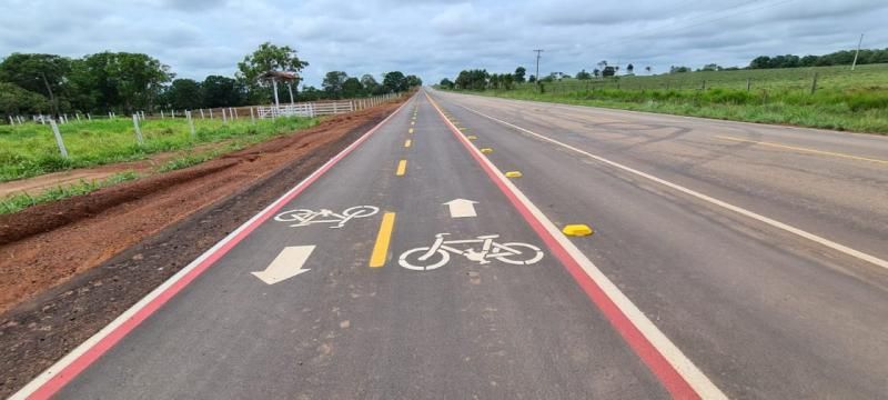 Ciclovias e ciclofaixas construídas às margens das rodovias trazem mais segurança para ciclistas Ciclovias e ciclofaixas construídas às margens das rodovias trazem mais segurança para ciclistas