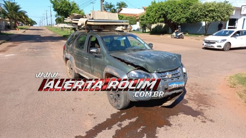 Colisão entre dois carros foi registrada nesta manhã no bairro Planalto em Rolim de Moura Colisão entre dois carros foi registrada nesta manhã no bairro Planalto em Rolim de Moura