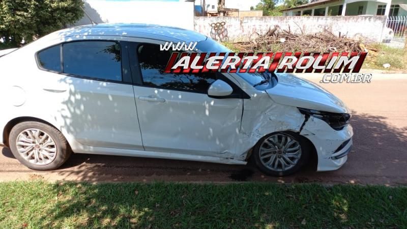 Colisão entre dois carros foi registrada nesta manhã no Centro de Rolim de Moura Colisão entre dois carros foi registrada nesta manhã no Centro de Rolim de Moura