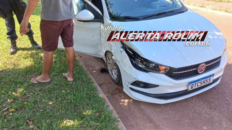 Colisão entre dois carros foi registrada nesta manhã no Centro de Rolim de Moura Colisão entre dois carros foi registrada nesta manhã no Centro de Rolim de Moura