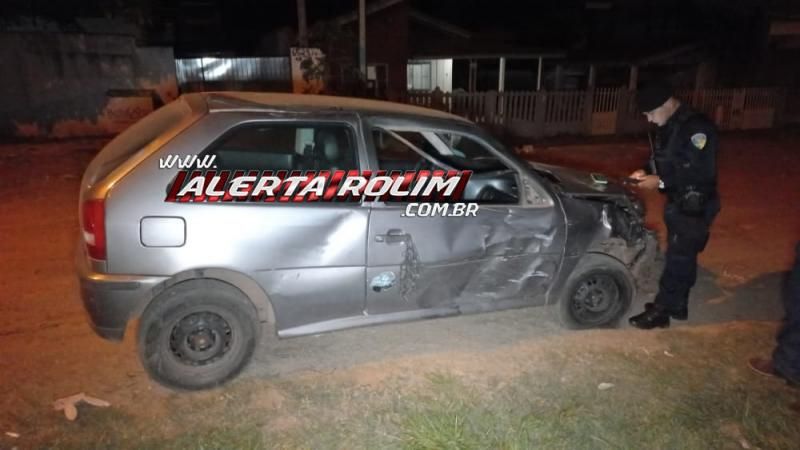 Delivery inabilitado fraturou a perna após avançar via e atingir carro na noite de sábado em Rolim de Moura Delivery inabilitado fraturou a perna após avançar via e atingir carro na noite de sábado em Rolim de Moura