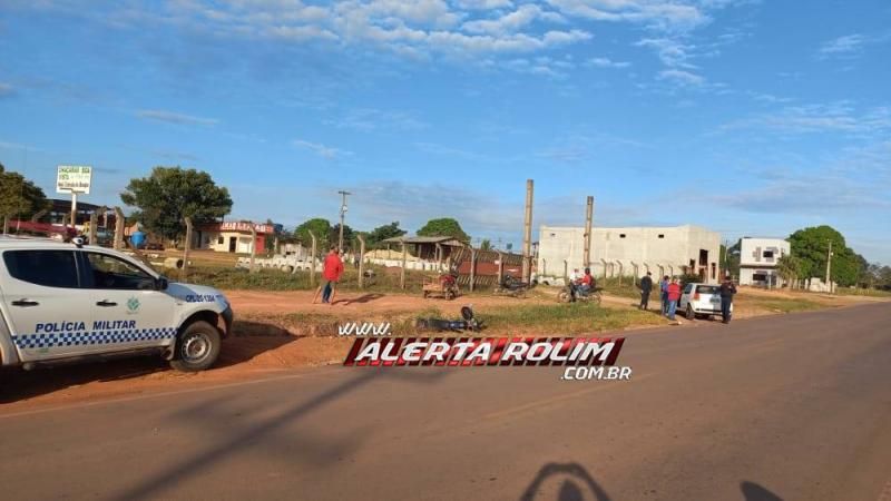 Motociclista foi socorrido pelos bombeiros, após colisão com carro, na RO-010, saída para Novo Horizonte Motociclista foi socorrido pelos bombeiros, após colisão com carro, na RO-010, saída para Novo Horizonte