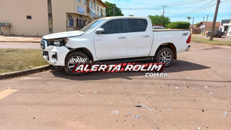 Segundo acidente do dia ocorreu no cruzamento da Avenida São Luís com Rua Jaguaribe em Rolim de Moura Segundo acidente do dia ocorreu no cruzamento da Avenida São Luís com Rua Jaguaribe em Rolim de Moura
