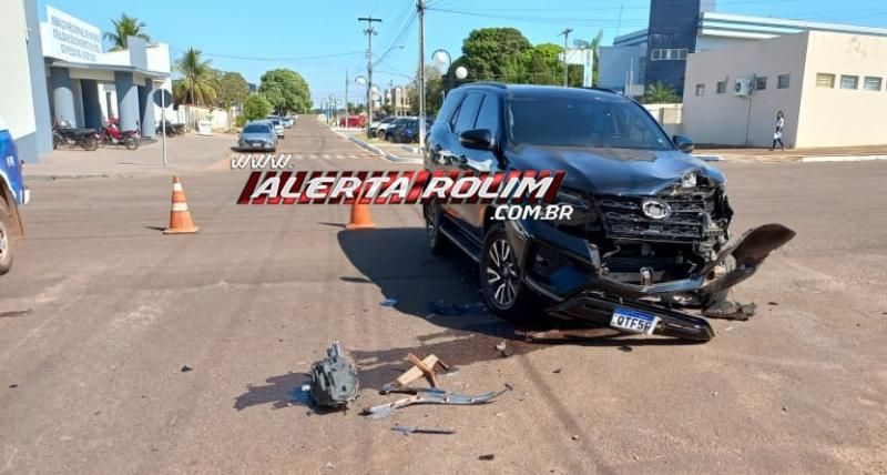 Colisão entre caminhão e camioneta foi registrada nesta manhã em Rolim de Moura Colisão entre caminhão e camioneta foi registrada nesta manhã em Rolim de Moura