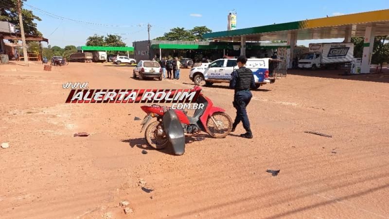 Colisão entre carro e moto deixou mulher ferida nesta tarde em Rolim de Moura Colisão entre carro e moto deixou mulher ferida nesta tarde em Rolim de Moura