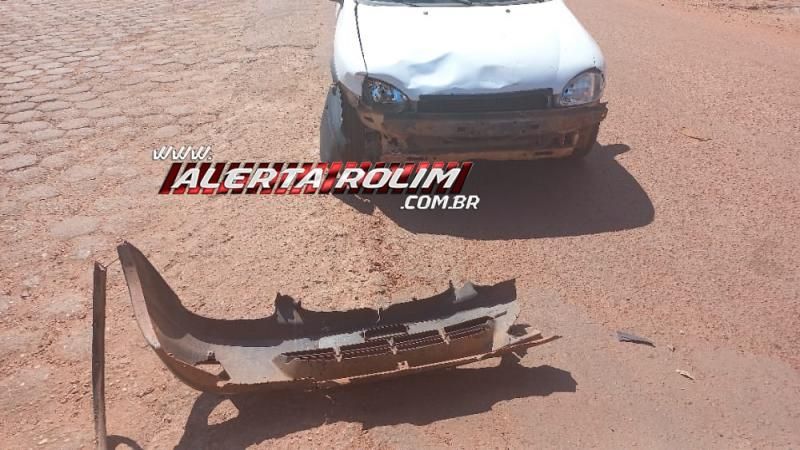 Colisão entre carro e moto deixou mulher ferida nesta tarde em Rolim de Moura Colisão entre carro e moto deixou mulher ferida nesta tarde em Rolim de Moura