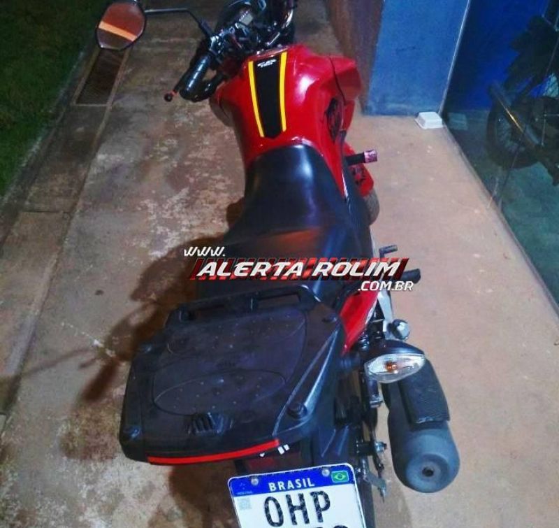 Durante rápida ação da PM, veículo furtado foi recuperado em Rolim de Moura Durante rápida ação da PM, veículo furtado foi recuperado em Rolim de Moura