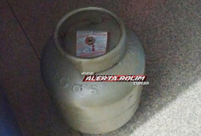 Homem foi preso em flagrante enquanto praticava furto em uma Igreja durante a madrugada em Rolim de Moura Homem foi preso em flagrante enquanto praticava furto em uma Igreja durante a madrugada em Rolim de Moura