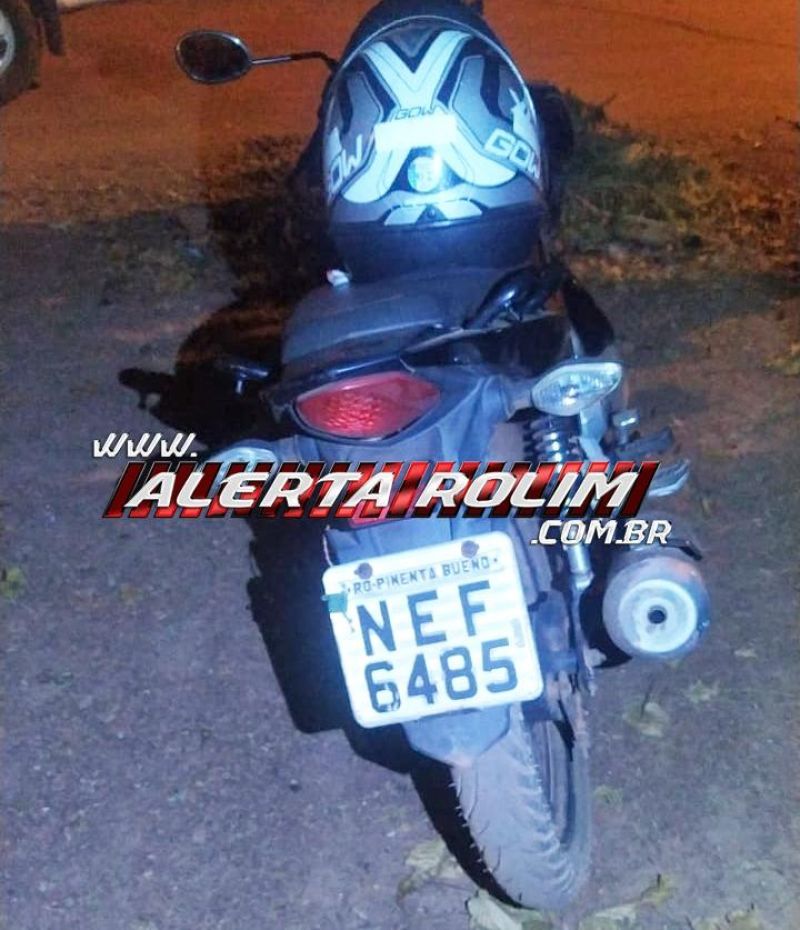 Moto furtada, que vinha sendo usada por criminosos, foi recuperada pela Polícia Militar em Rolim de Moura Moto furtada, que vinha sendo usada por criminosos, foi recuperada pela Polícia Militar em Rolim de Moura