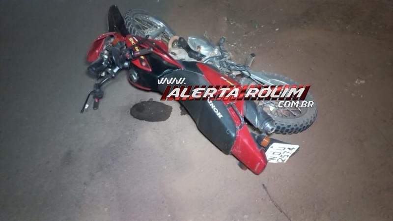 Motociclista foi socorrido em estado grave após avançar via e ser atingido por carro nesta noite em Rolim de Moura Motociclista foi socorrido em estado grave após avançar via e ser atingido por carro nesta noite em Rolim de Moura