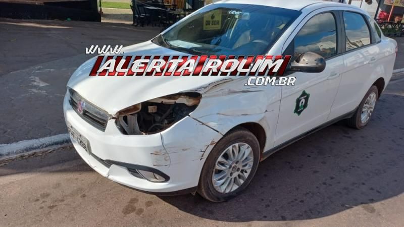 PM registrou colisão entre carro e caminhão nesta tarde no Centro de Rolim de Moura PM registrou colisão entre carro e caminhão nesta tarde no Centro de Rolim de Moura